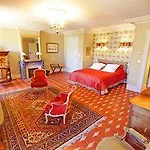 Hotel Chateau De *