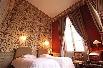 Отель Chateau De *